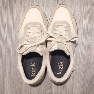 Kizik Women's Cream Sneakers